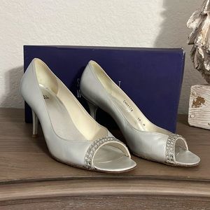 Stuart Weitzman silver and stone shoes. Size 10